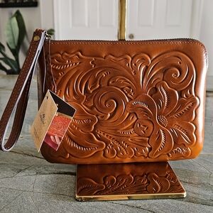 Patricia Nash Tan Flower Wristlet